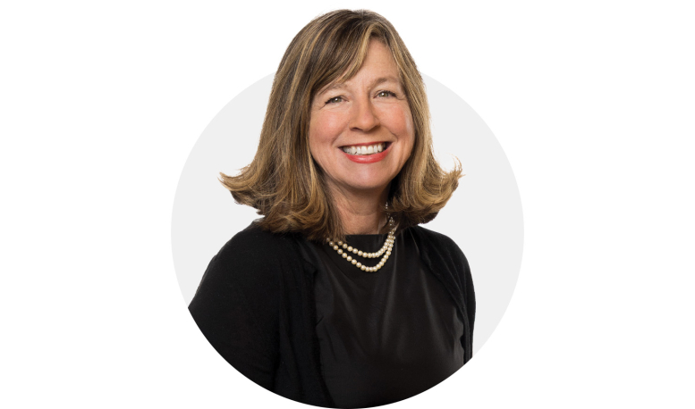 Laura ogden headshot